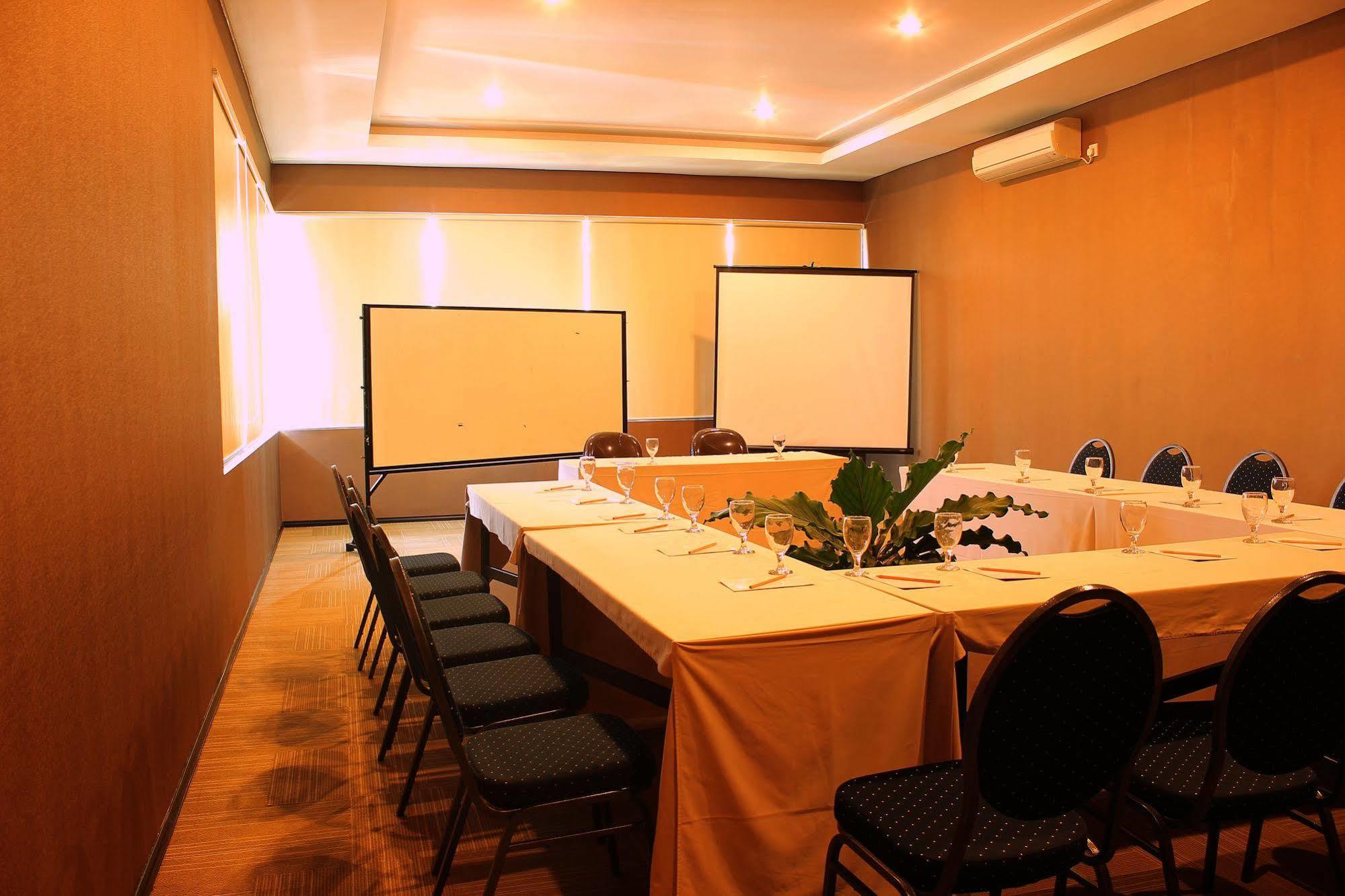 เอล โฮเต็ล กรันเด มาลัง Hotel มะลัง ภายนอก รูปภาพ